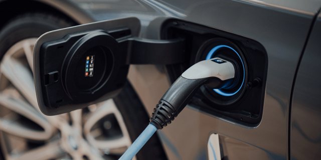 imagen recarga auto eléctrico